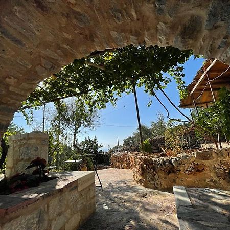 Find Your Peace In A Traditional Country House!! Láyia المظهر الخارجي الصورة