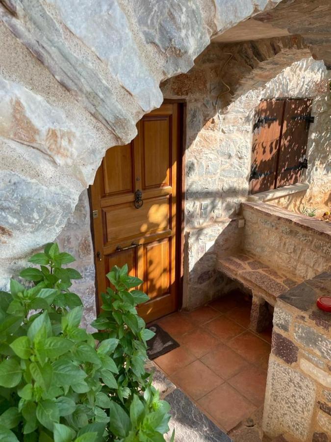 Find Your Peace In A Traditional Country House!! Láyia المظهر الخارجي الصورة