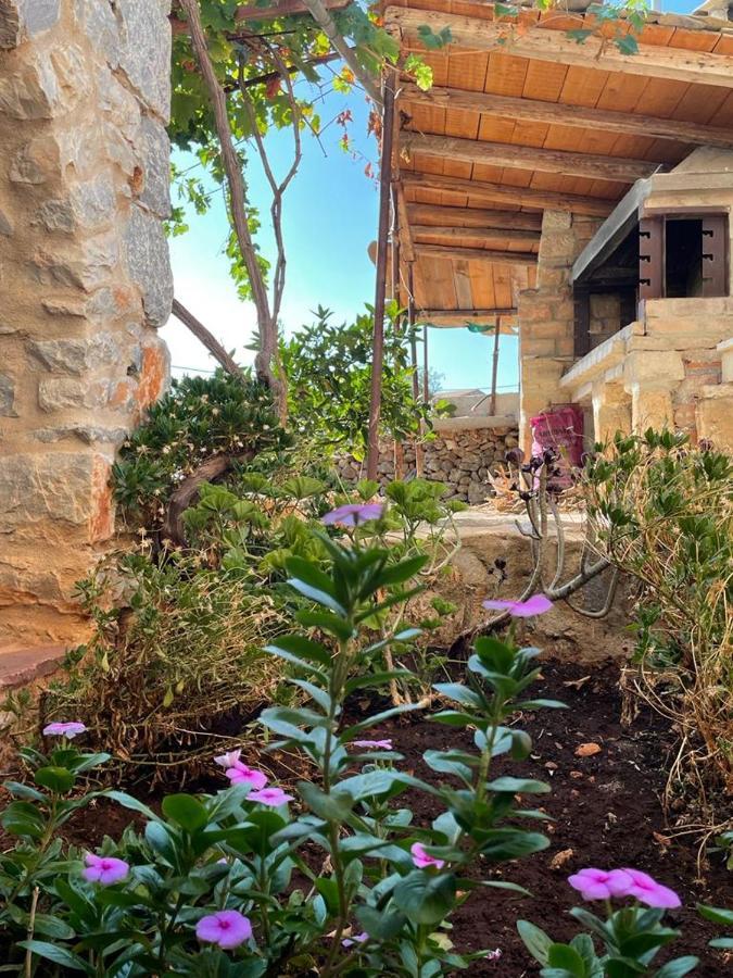 Find Your Peace In A Traditional Country House!! Láyia المظهر الخارجي الصورة
